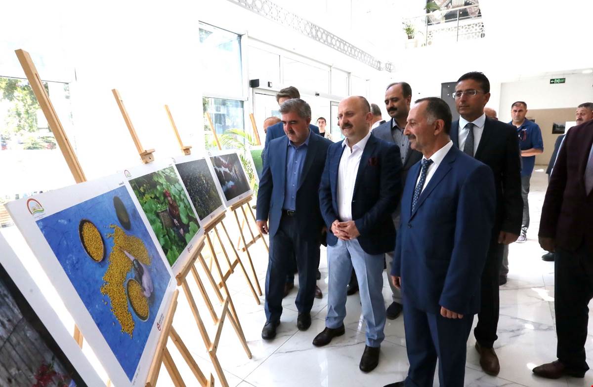 TARIMSAL ZENGİNLİKLERİMİZİN FOTOĞRAF SANATIYLA BİRLEŞTİĞİ “TARIM VE İNSAN” KONULU ESERLER BU YIL BELEDİYE KÜLTÜR MERKEZİNDE SERGİLENİYOR