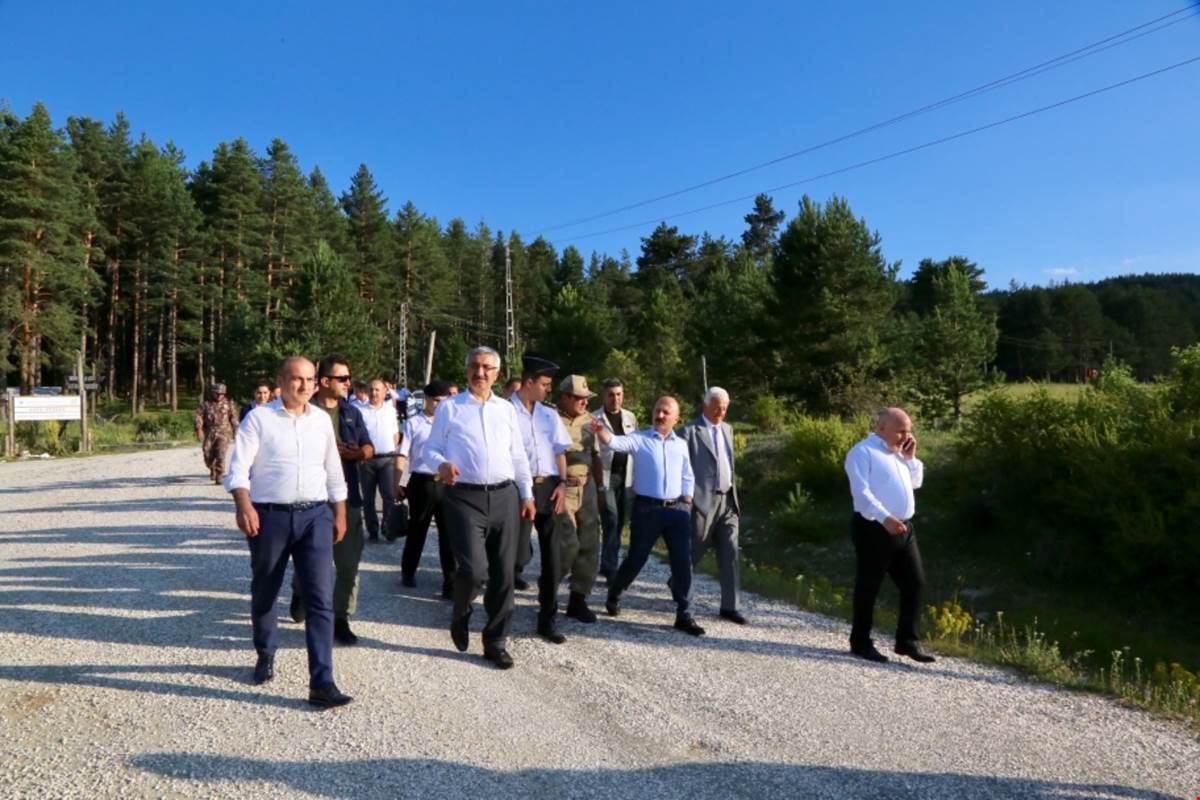 OKA TOPLANTISI SEBEBİYLE GİDİLEN ÇORUM’DA SAMSUN, TOKAT VE ÇORUM VALİLERİMİZLE KARGI İLÇESİNDEKİ ABDULLAH YAYLASINDA İNCELEMELERDE BULUNULDU