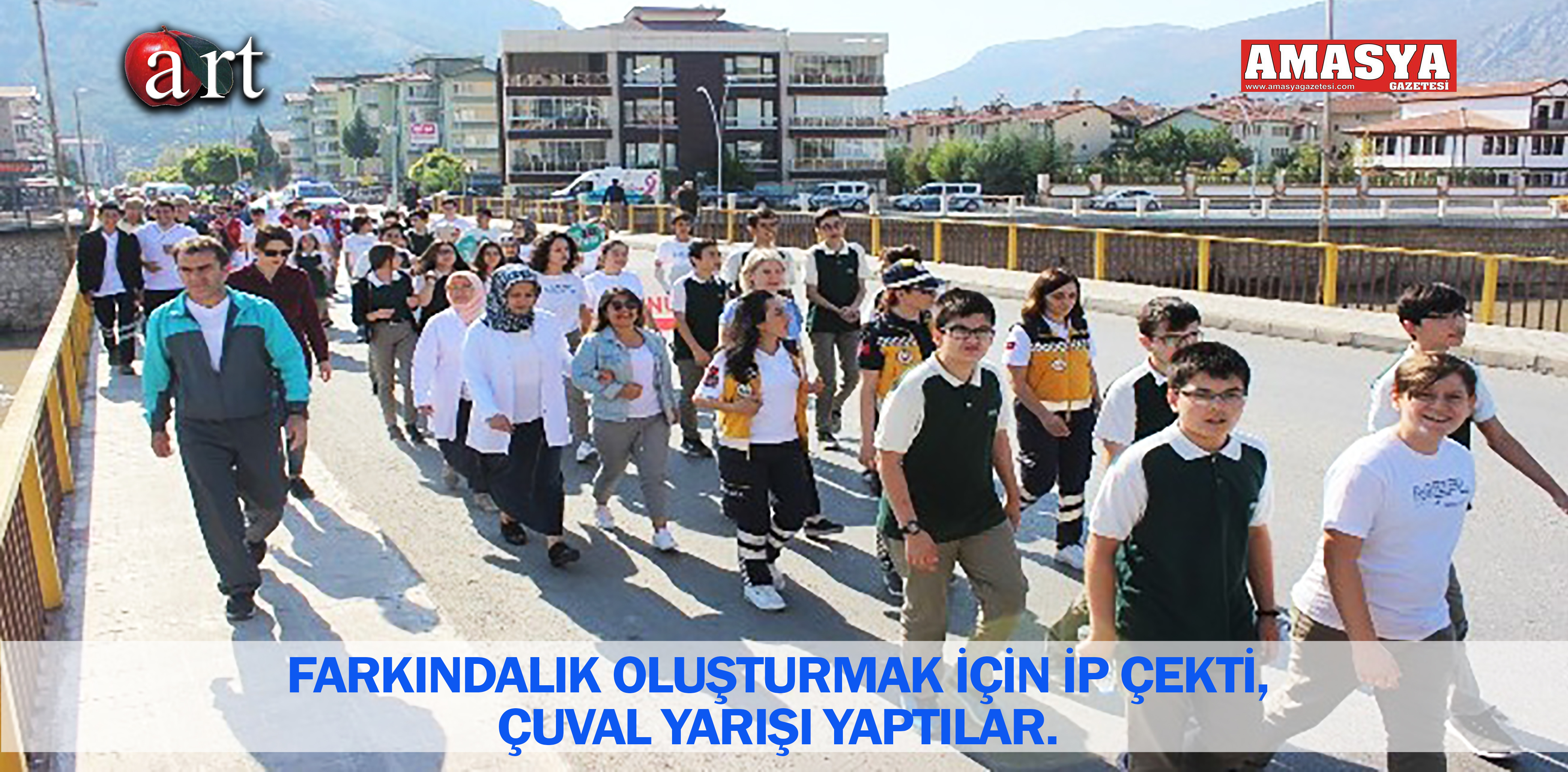 FARKINDALIK OLUŞTURMAK İÇİN İP ÇEKTİ, ÇUVAL YARIŞI YAPTILAR.