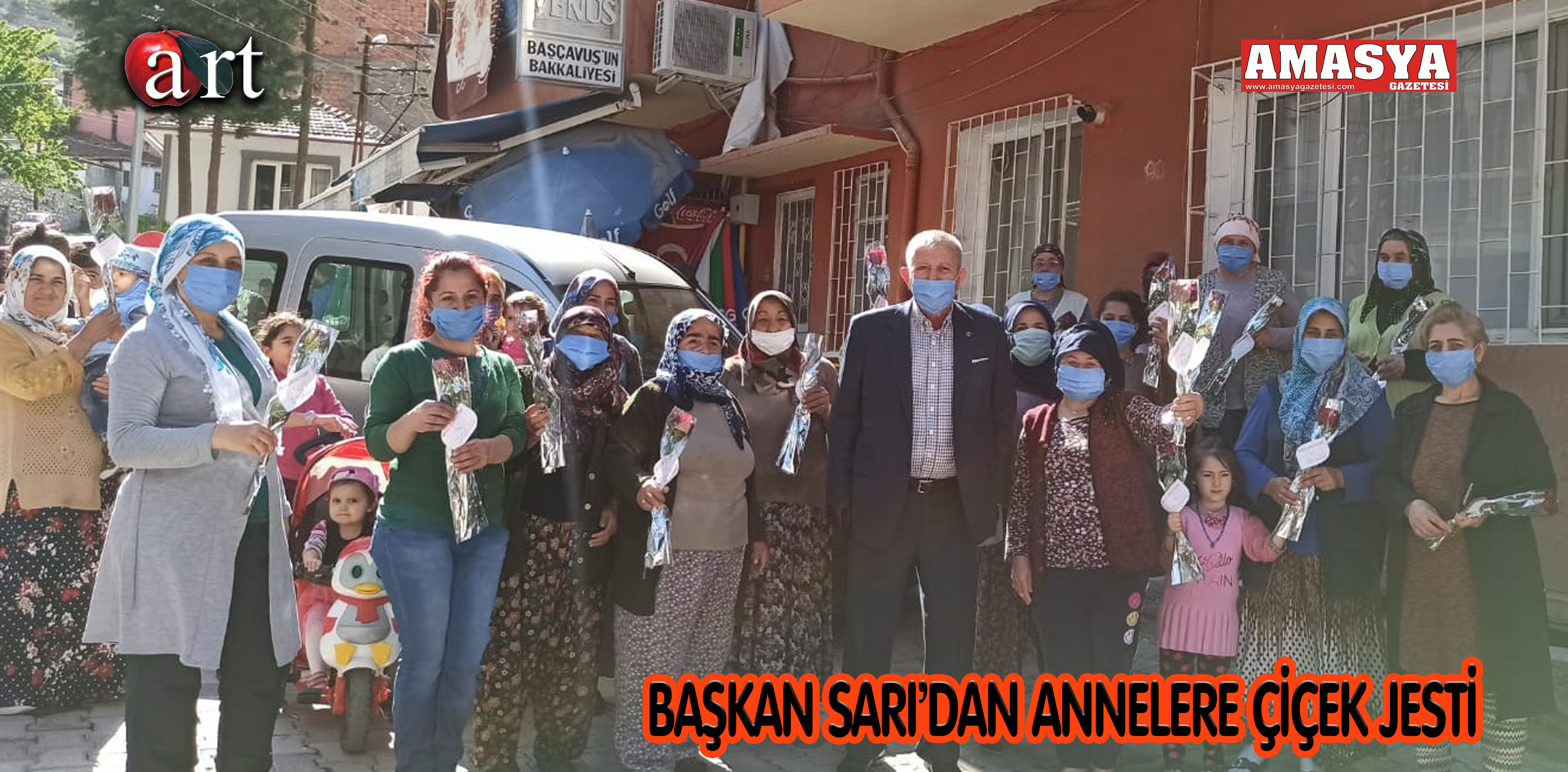 BAŞKAN SARI’DAN ANNELERE ÇİÇEK JESTİ