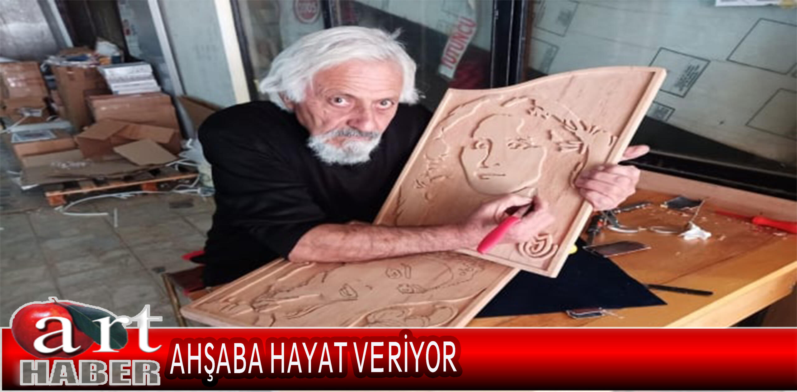 Amasyalı şair, yazar ve zanaatkâr Mustafa Aydoğan, yıllardır ahşaba hayat veriyor.