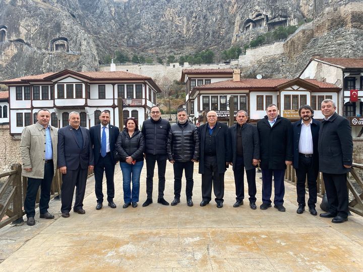 “Cumhuriyetimizi Demokrasi ile taçlandıracağız”