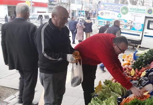 11 ayın sultanı Ramazan ayına sayılı günler kala vatandaşlarda alışveriş telaşı başladı.