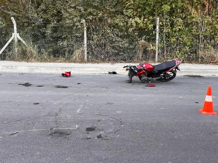 Amasya’da meydana gelen trafik kazasında yaşına aldırmadan motosikletin direksiyonuna geçen 13 yaşındaki çocuk, kaza yaptı