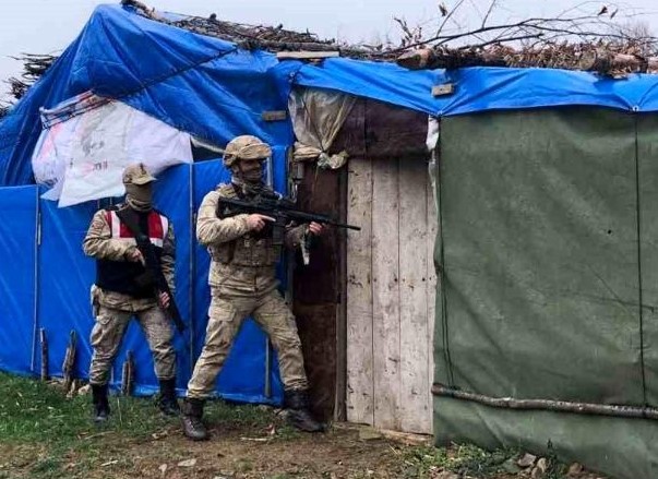 AMASYA’DA JANDARMA  KOMANDOLARI  YAYLALARDA BİLE OPERASYON YAPIYOR